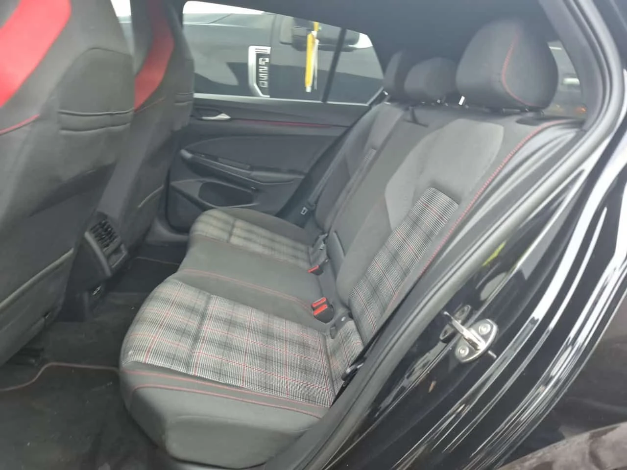 VW Golf GTI * 380 S - Ръчна скоростна кутия * CARFAX *  - изображение 10