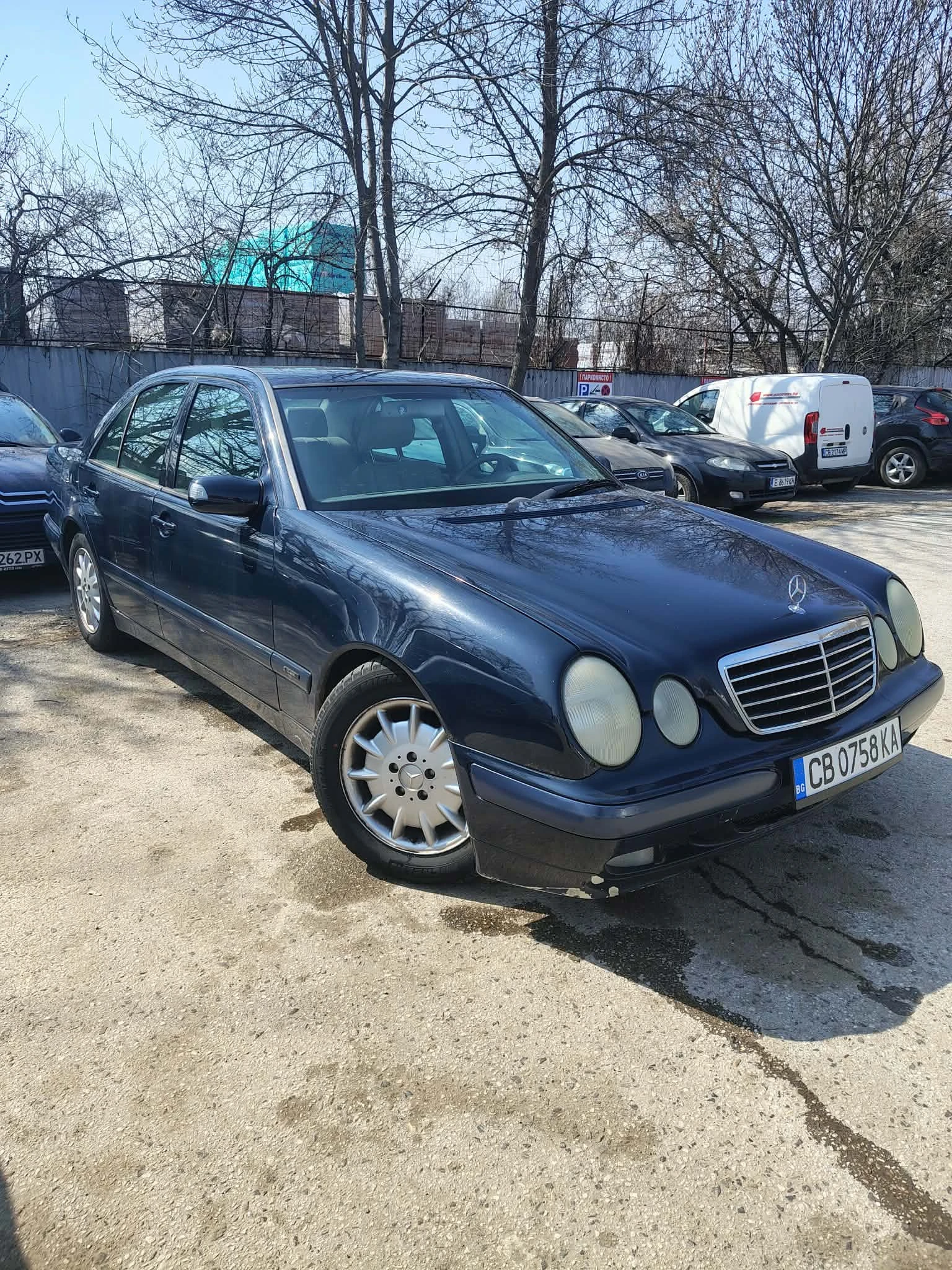 Mercedes-Benz E 220