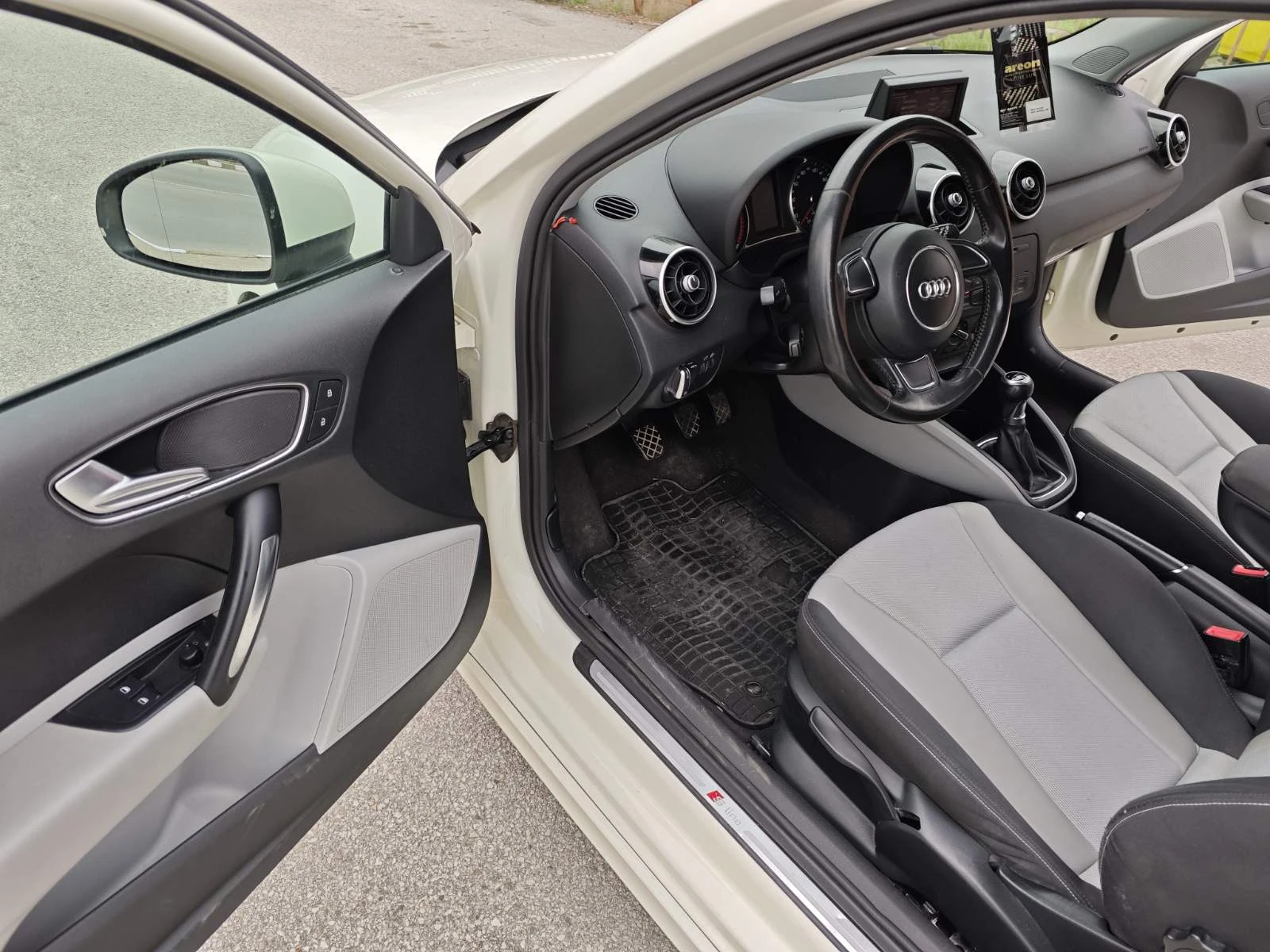 Audi A1 S-line, снимка 8 - Автомобили и джипове - 54137530