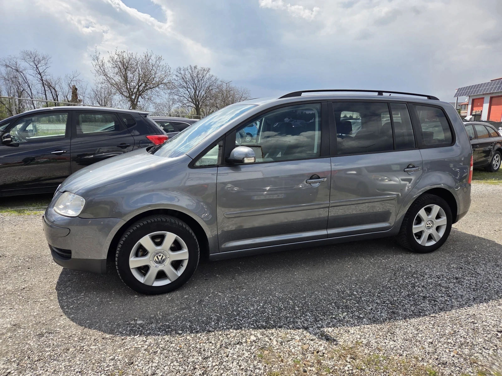 VW Touran 1.9 TDI , снимка 4 - Автомобили и джипове - 54478707
