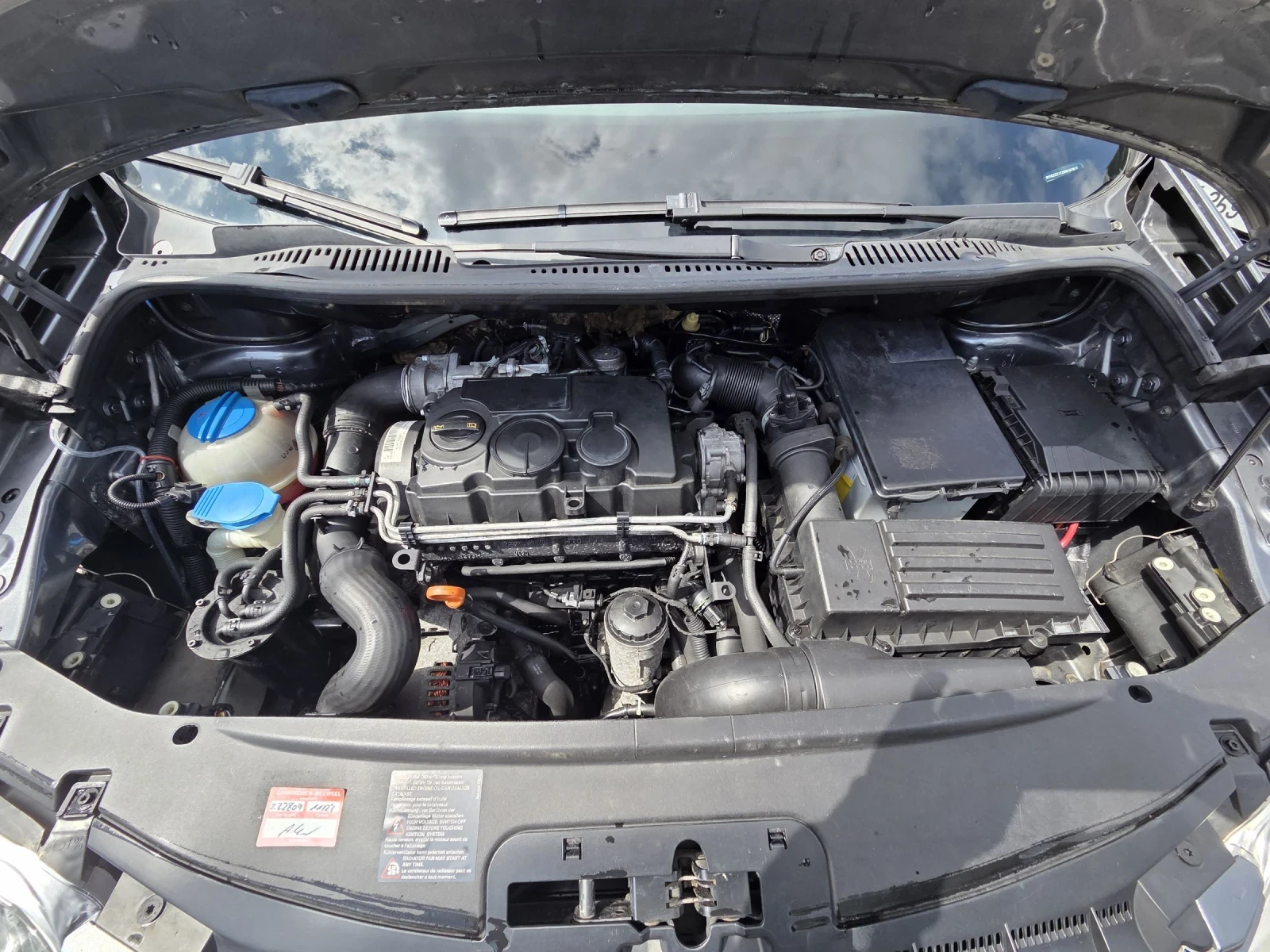 VW Touran 1.9 TDI , снимка 16 - Автомобили и джипове - 54478707