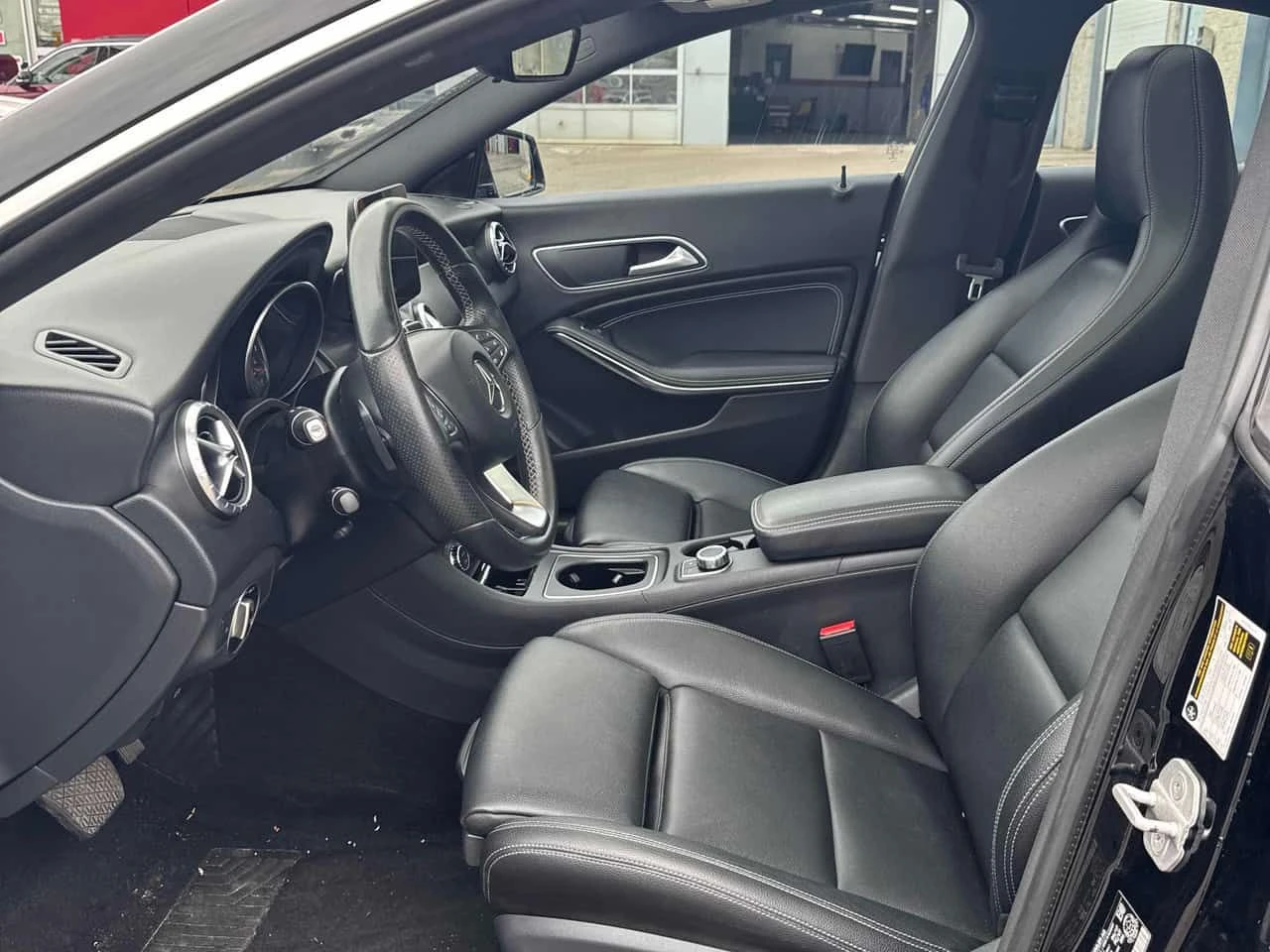 Mercedes-Benz CLA 250 4MATIC/ПАНОРАМА/ПОДГРЕВИ, снимка 11 - Автомобили и джипове - 54488450