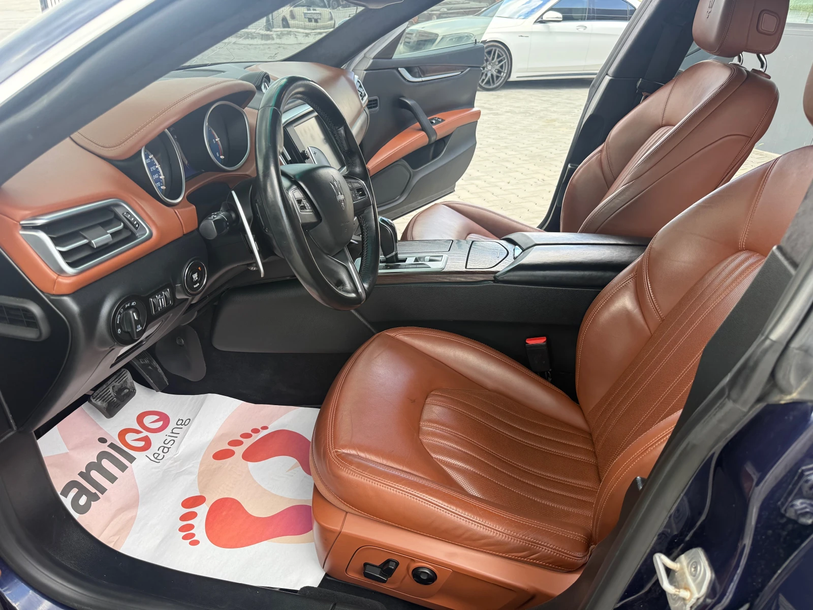 Maserati Ghibli 3.0D СОБСТВЕН ЛИЗИНГ , снимка 13 - Автомобили и джипове - 54712307