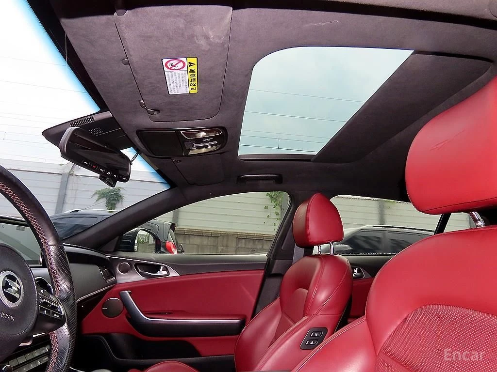 Kia Stinger 3.3* GT* TURBO* ОБДУХВАНЕ* ХЕДЪП* КАМЕРА* , снимка 15 - Автомобили и джипове - 54879737