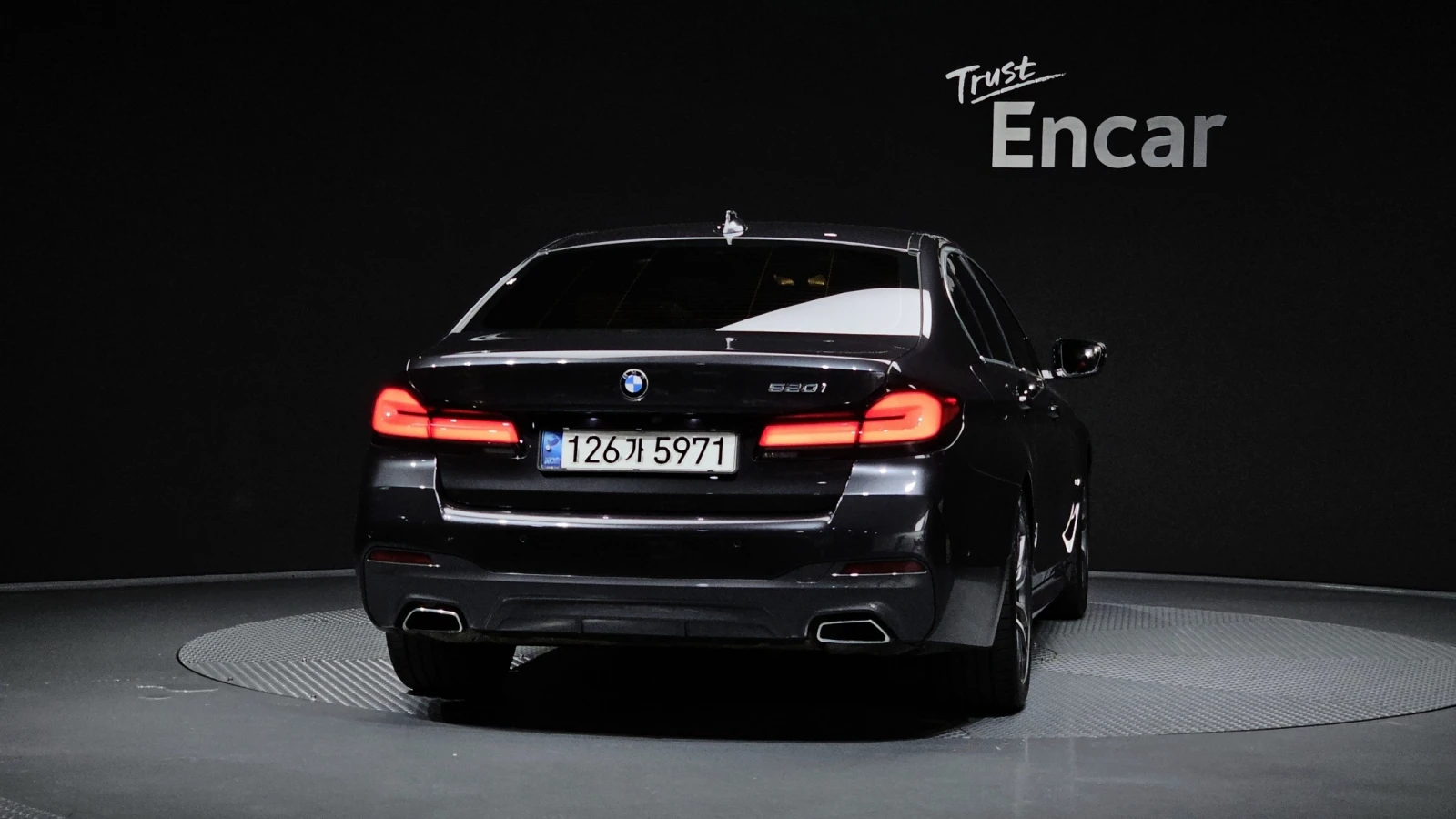 BMW 520 520i M Sport | HUD | ACC | MEMORY, снимка 4 - Автомобили и джипове - 55430365