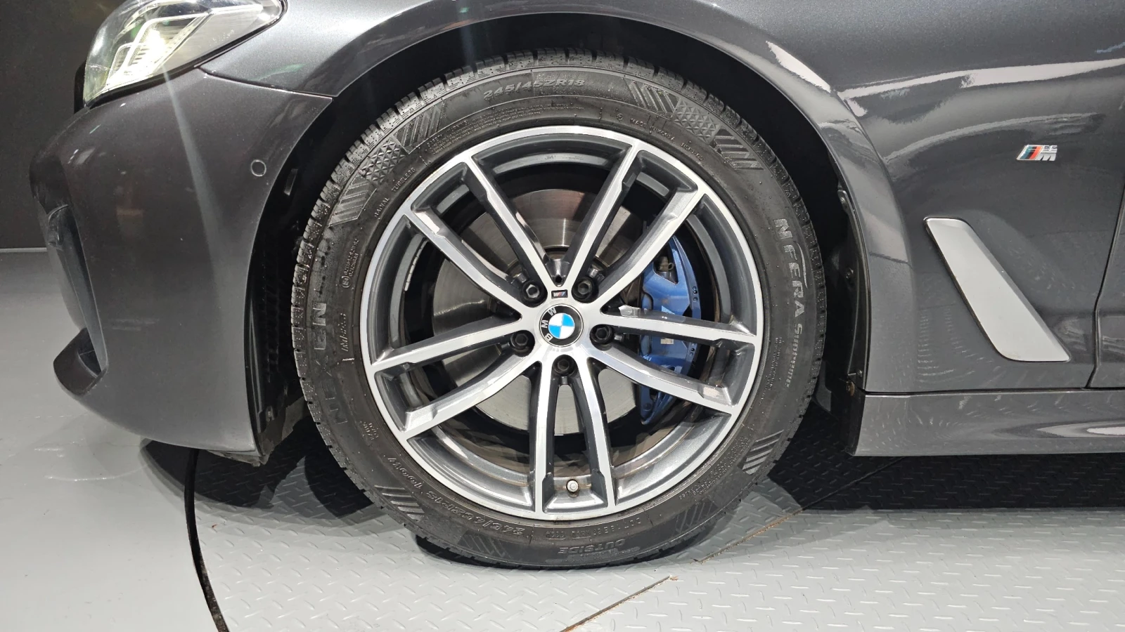 BMW 520 520i M Sport | HUD | ACC | MEMORY, снимка 17 - Автомобили и джипове - 55430365