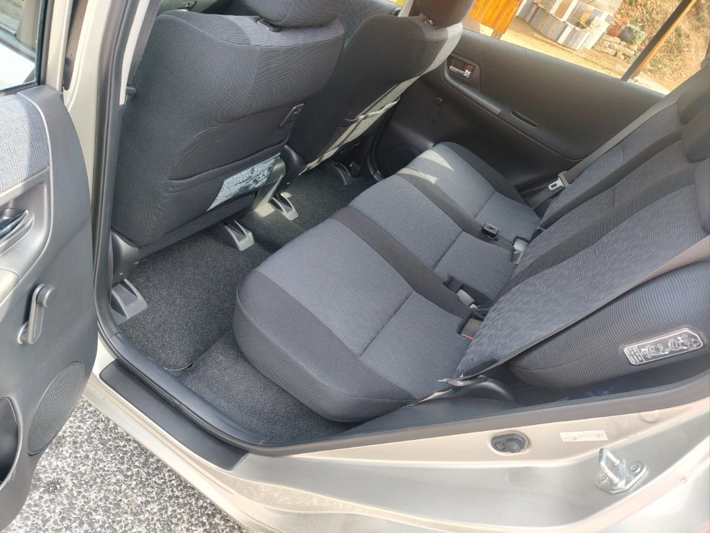 Toyota Corolla verso 2.0-D4D, снимка 8 - Автомобили и джипове - 55580396