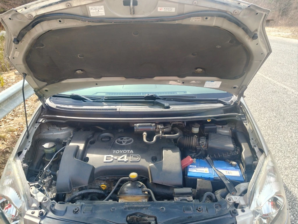Toyota Corolla verso 2.0-D4D, снимка 14 - Автомобили и джипове - 55580396