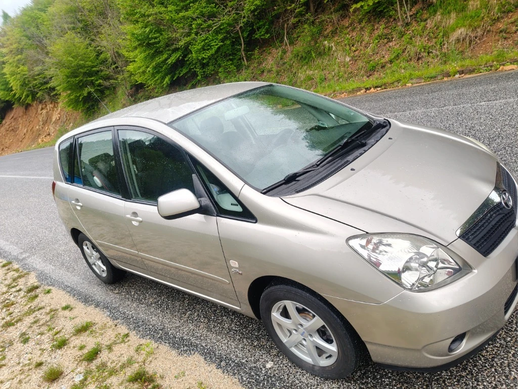 Toyota Corolla verso 2.0-D4D, снимка 3 - Автомобили и джипове - 55580396
