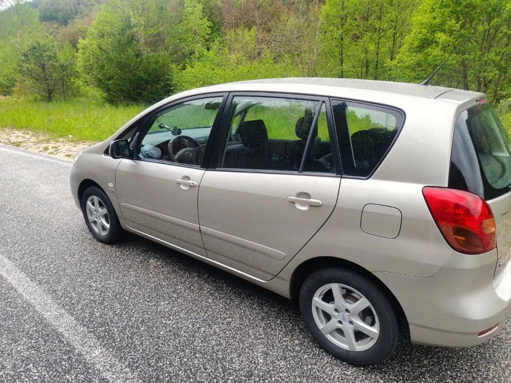Toyota Corolla verso 2.0-D4D, снимка 6 - Автомобили и джипове - 55580396