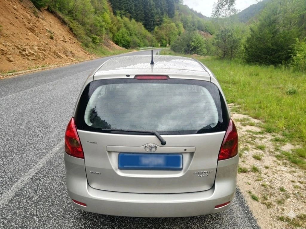 Toyota Corolla verso 2.0-D4D, снимка 5 - Автомобили и джипове - 55580396