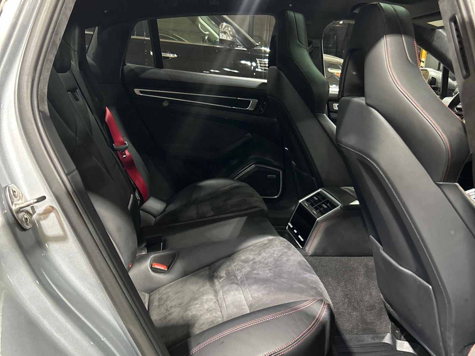 Porsche Panamera GTS  CARFAX | Mobile.bg � ����������� 10
