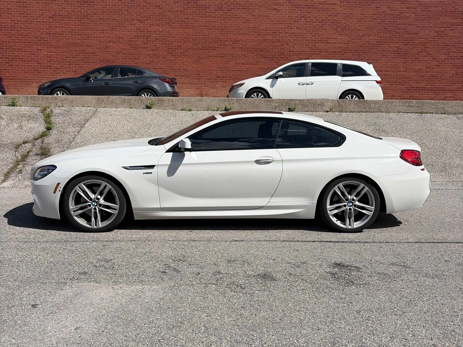 BMW 650 650i xDrive / HUD / DISTRONIC / ПОДГРЕВИ, снимка 2 - Автомобили и джипове - 56080755
