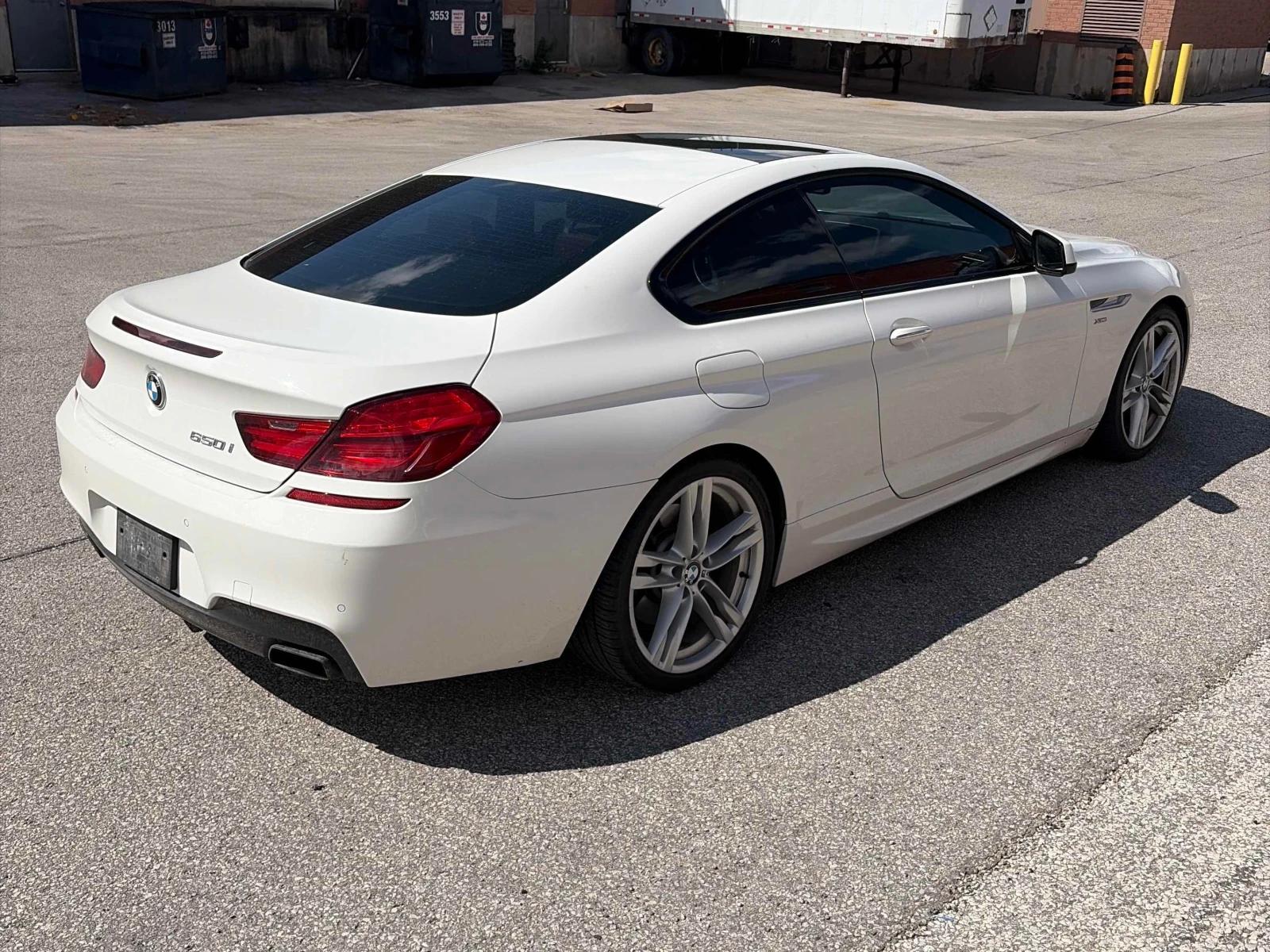 BMW 650 650i xDrive / HUD / DISTRONIC / ПОДГРЕВИ, снимка 3 - Автомобили и джипове - 56080755
