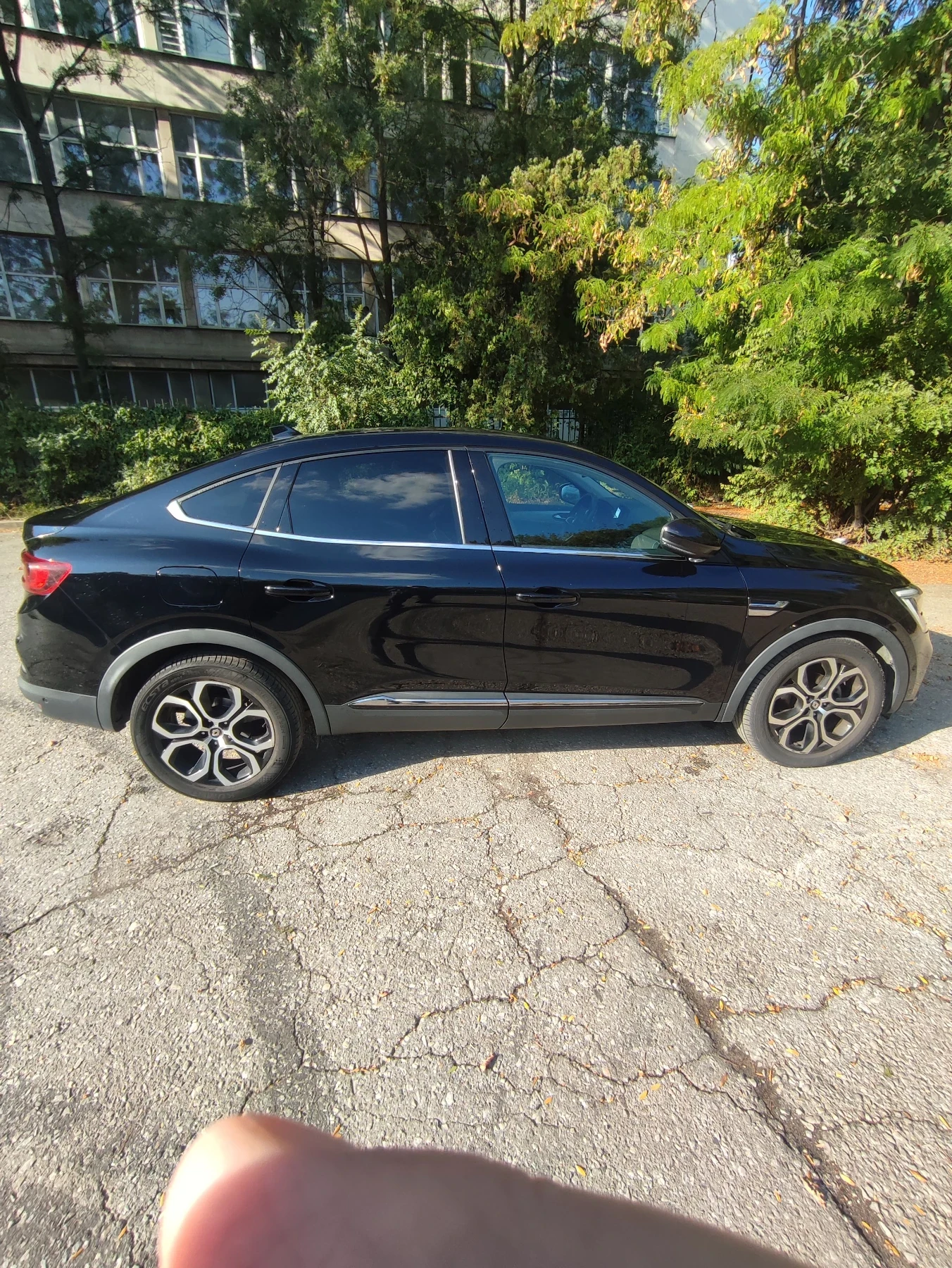 Renault Arkana SUV, снимка 4 - Автомобили и джипове - 56094072