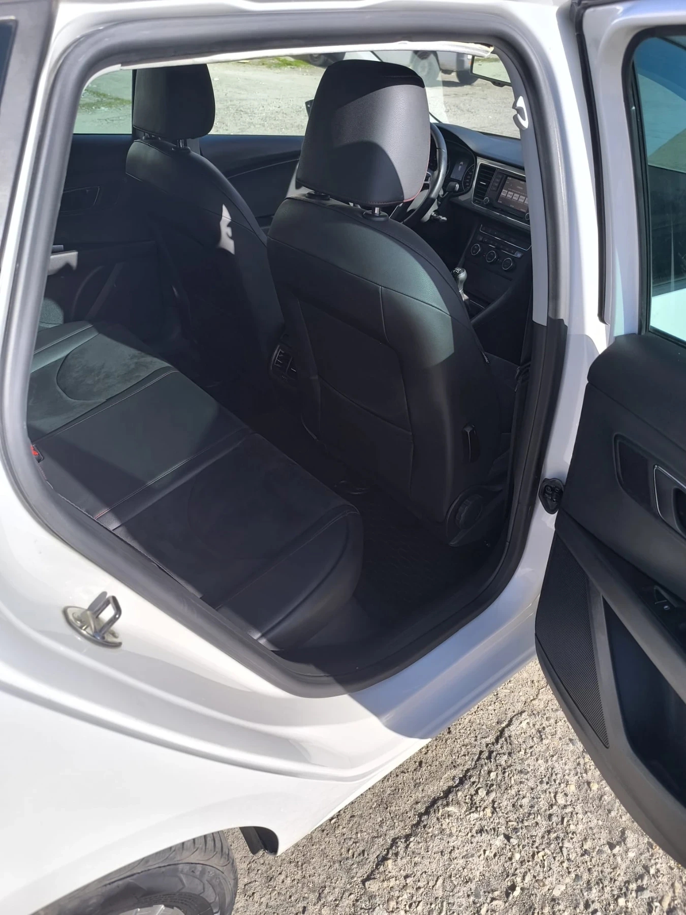 Seat Leon 1.4 FR, снимка 9 - Автомобили и джипове - 56144555