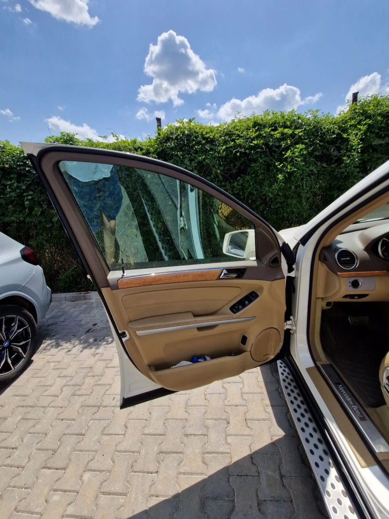 Mercedes-Benz GL GL 550 4 MATIC, снимка 9 - Автомобили и джипове - 47158785