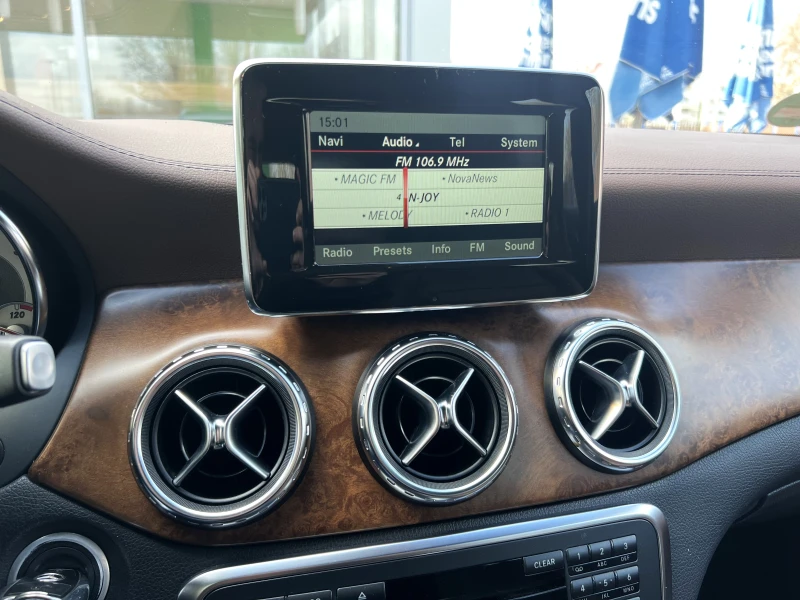 Mercedes-Benz GLA 220 CDI/ 4-MATIC/ EXCLUSIV/ PDC/ LED/ MEMORY/, снимка 14 - Автомобили и джипове - 49289425