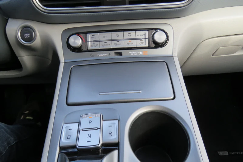 Hyundai Kona ДИСТРОНИК* СЛЕДЕНЕ НА Л.* МЪРТВА ТОЧКА* ПАНОРАМА* , снимка 11 - Автомобили и джипове - 52936160