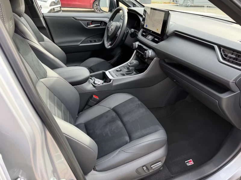 Toyota Rav4 2.5PHEV/306HP/GR-SPORT/HUD/360/MEMO/JBL/668g, снимка 13 - Автомобили и джипове - 52750559