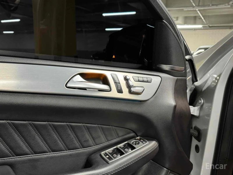 Mercedes-Benz GLE 350, снимка 12 - Автомобили и джипове - 53205382