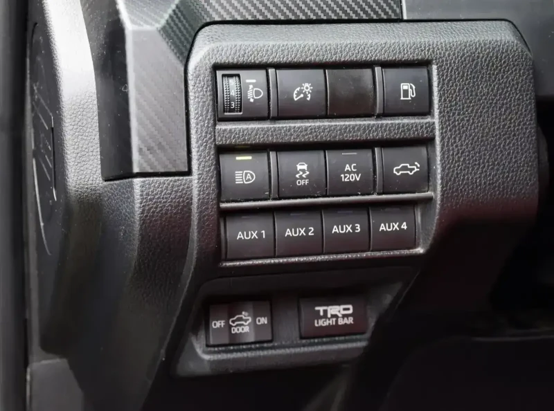 Toyota Tacoma 2025 Toyota Tacoma Hybrid TRD PRO, снимка 9 - Автомобили и джипове - 53272922