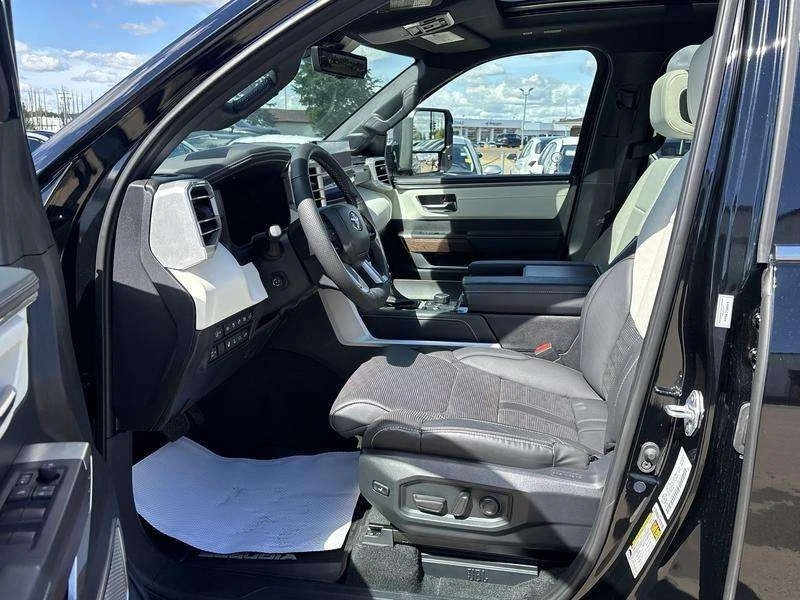 Toyota Sequoia * 85 Series * CARFAX * БЕЗ ПЪРВОНАЧАЛНА ВНОСКА, снимка 11 - Автомобили и джипове - 53155088