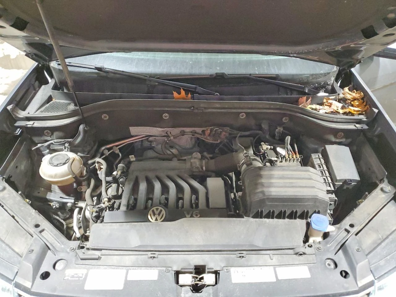 VW Atlas * 3.6* 4MOTION* КОЖА* ПОДГРЕВ* 6 МЕСТЕН* , снимка 12 - Автомобили и джипове - 53936009