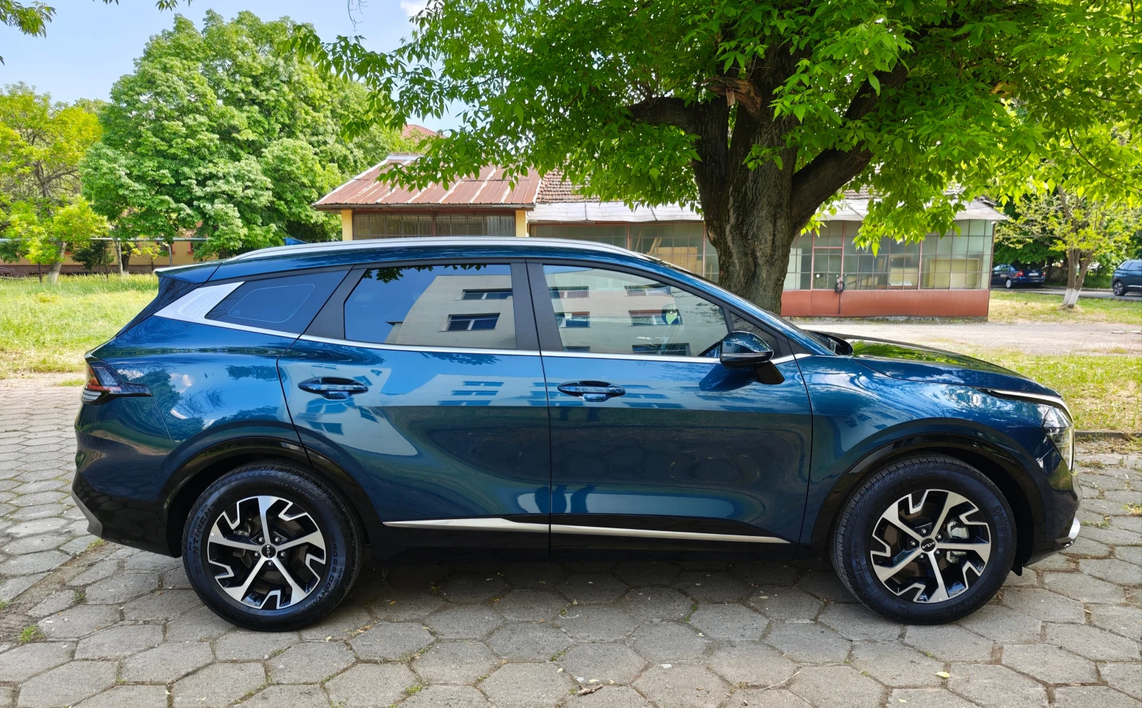 Kia Sportage 1.6 HEV, снимка 3 - Автомобили и джипове - 54042687