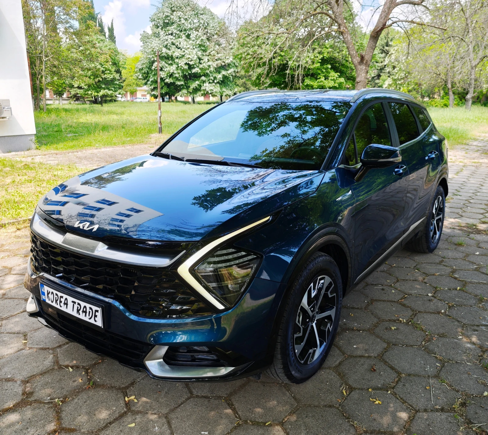 Kia Sportage 1.6 HEV, снимка 8 - Автомобили и джипове - 54042687