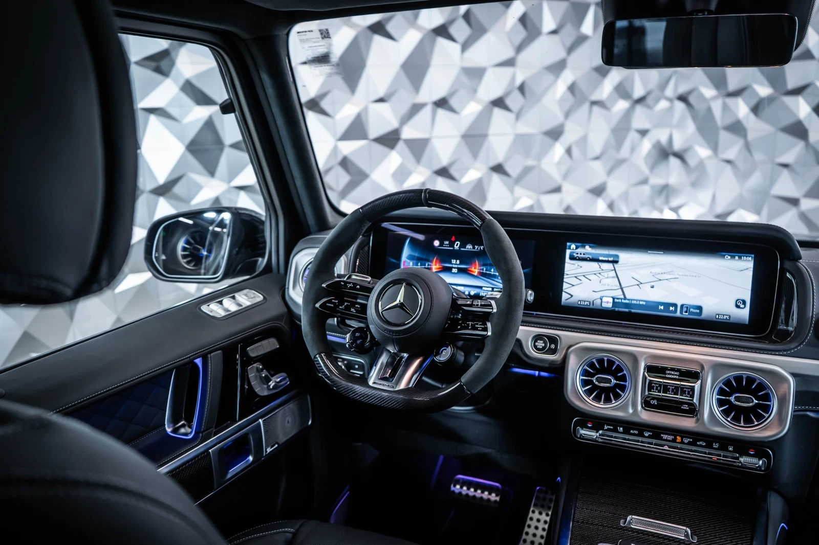 Mercedes-Benz G 63 AMG Manufaktur* Carbon* Burmester* 360, снимка 11 - Автомобили и джипове - 54455543