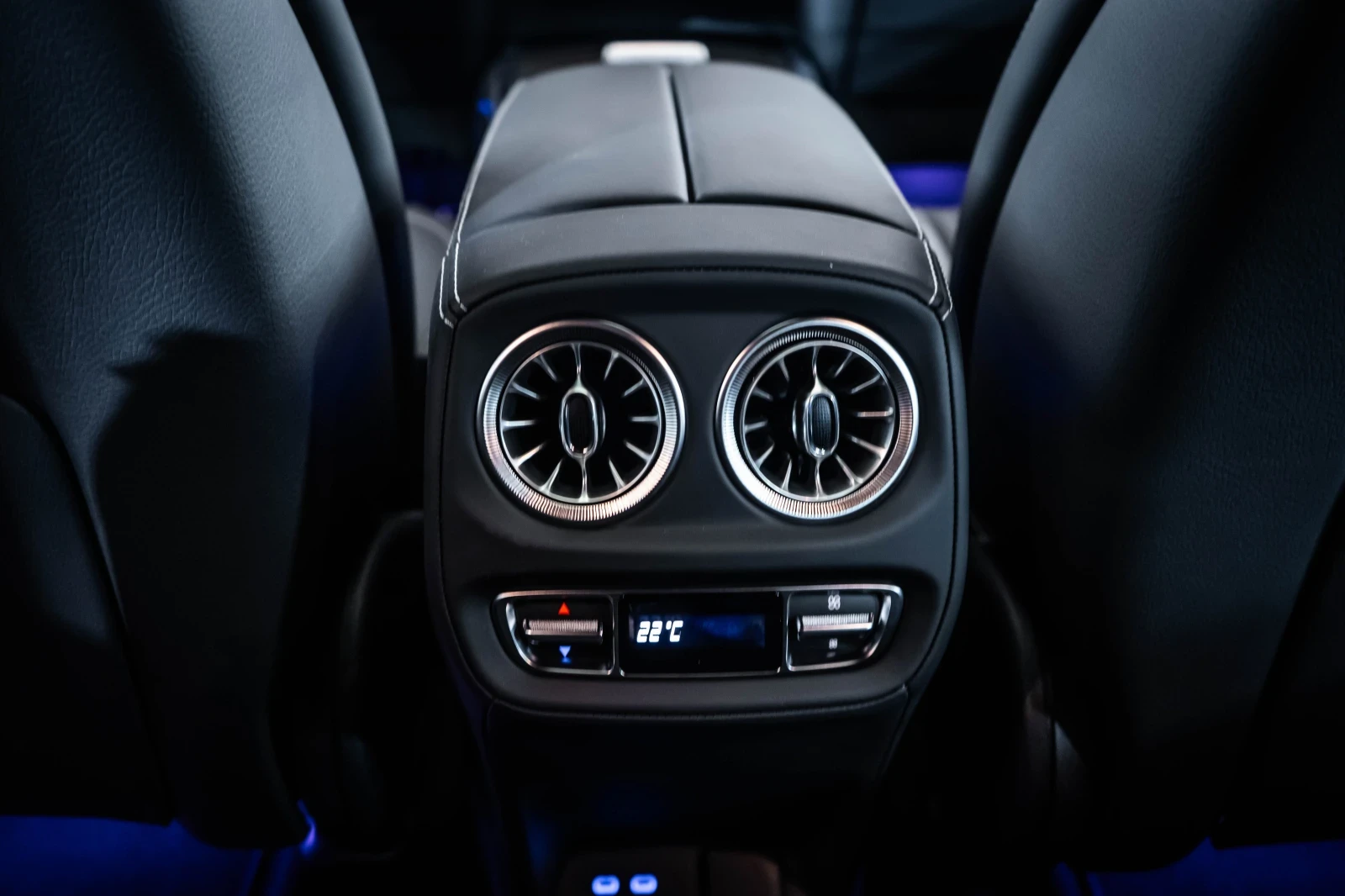 Mercedes-Benz G 63 AMG Manufaktur* Carbon* Burmester* 360, снимка 17 - Автомобили и джипове - 54455543