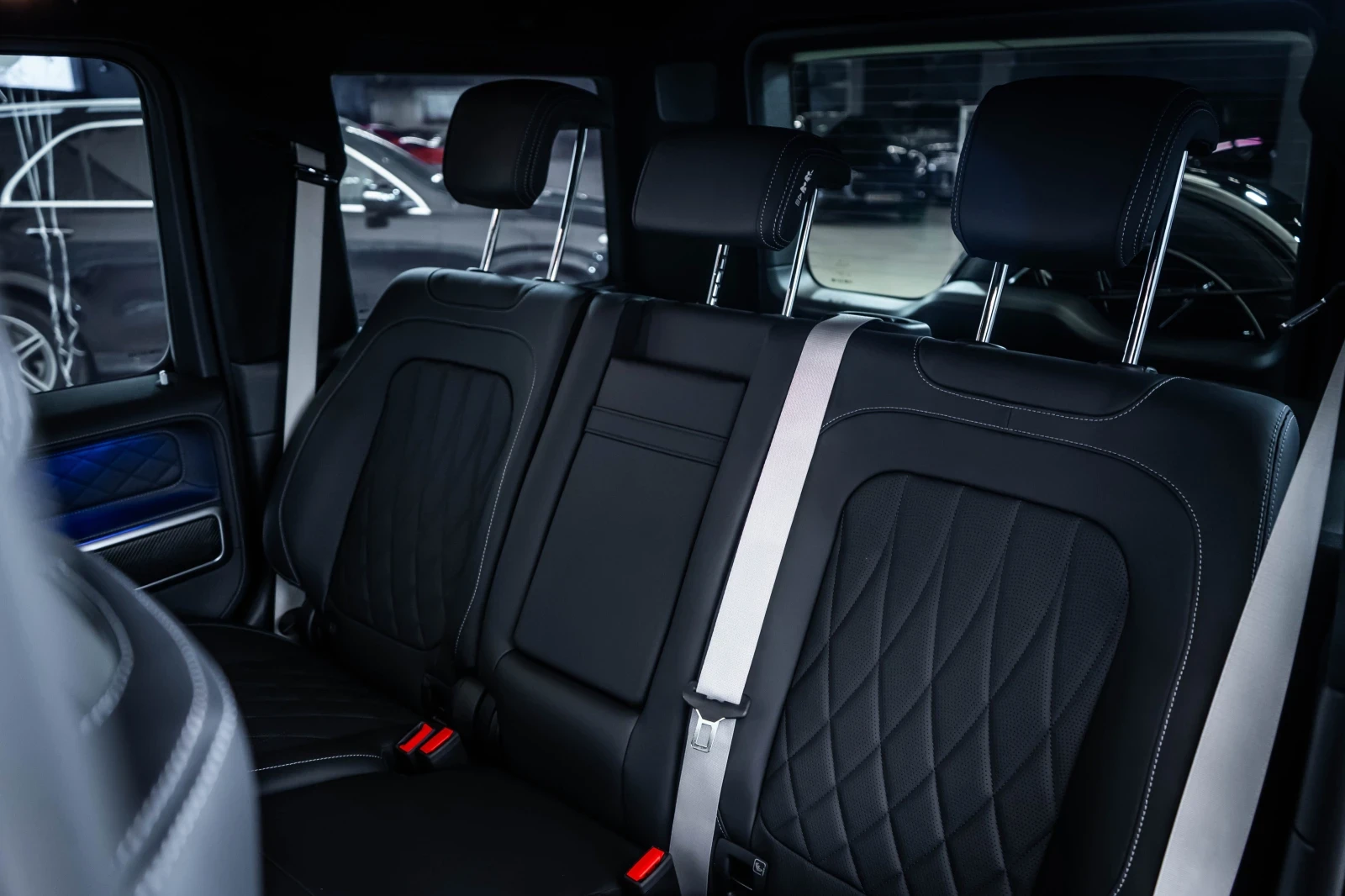 Mercedes-Benz G 63 AMG Manufaktur* Carbon* Burmester* 360, снимка 16 - Автомобили и джипове - 54455543
