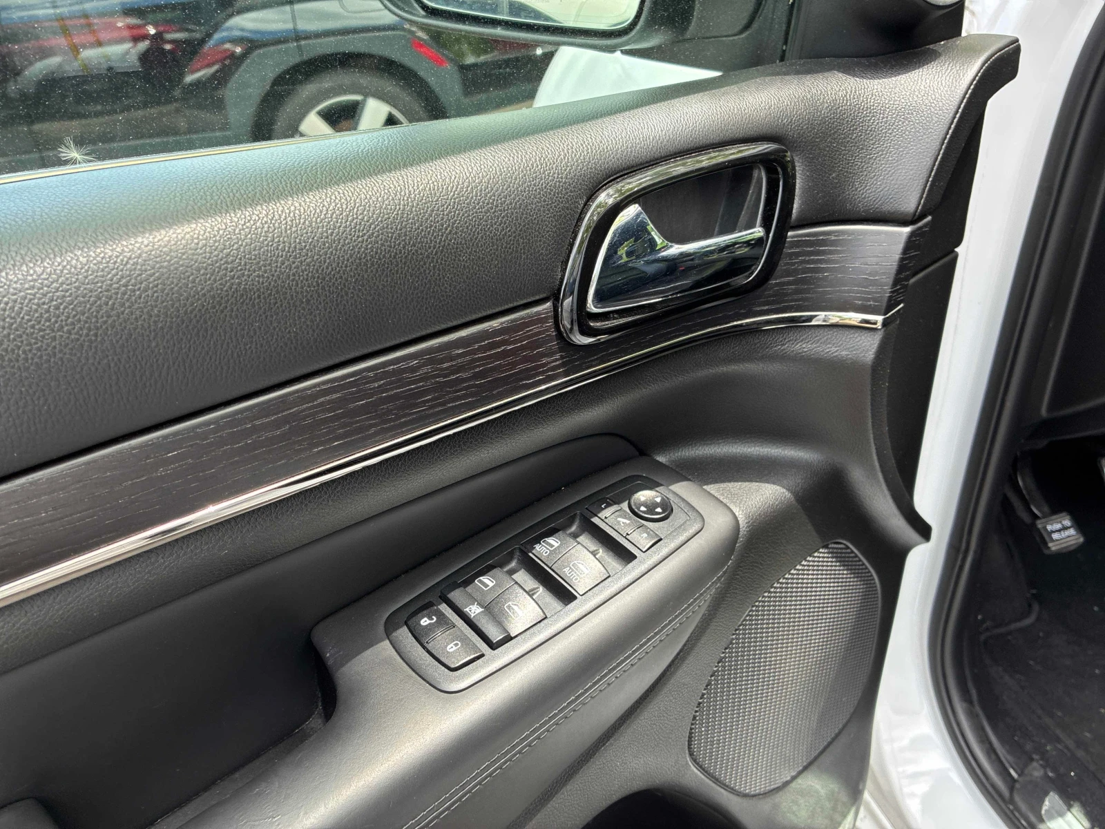 Jeep Grand cherokee * High Altitude * DISTRONIC* ОБДУХВАНЕ* , снимка 10 - Автомобили и джипове - 56113067