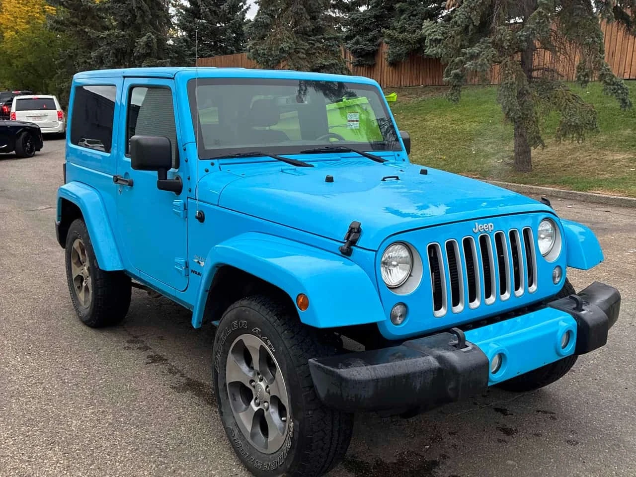 Jeep Wrangler SAHARA * CARFAX * АВТОКРЕДИТ * , снимка 3 - Автомобили и джипове - 56323717