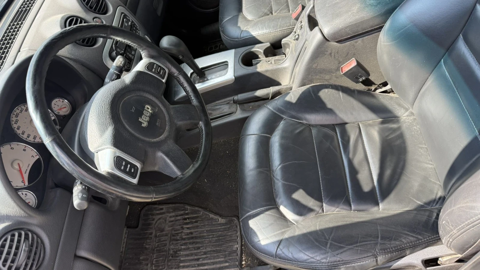 Jeep Cherokee 3.7, снимка 5 - Автомобили и джипове - 56600185