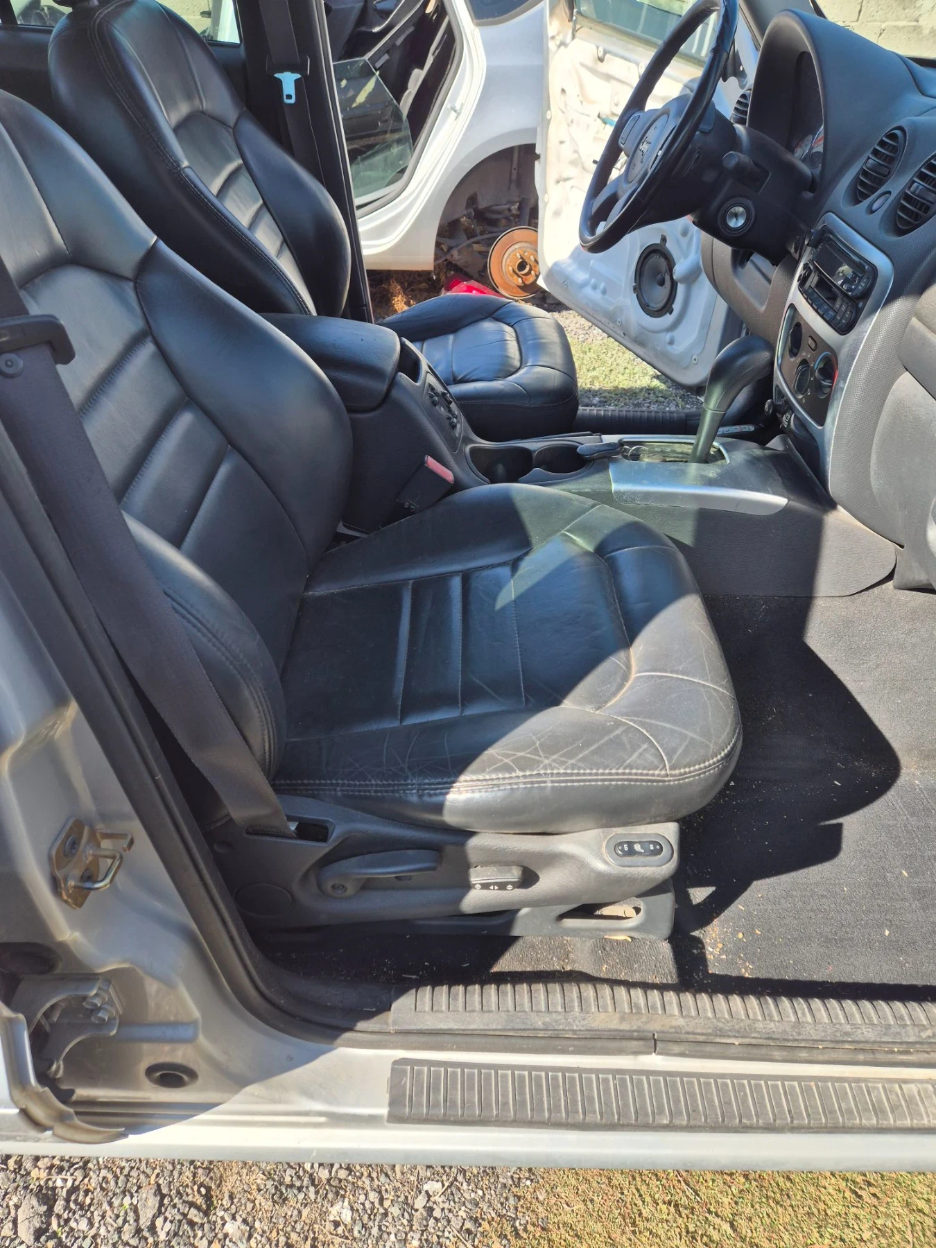 Jeep Cherokee 3.7, снимка 9 - Автомобили и джипове - 56600185