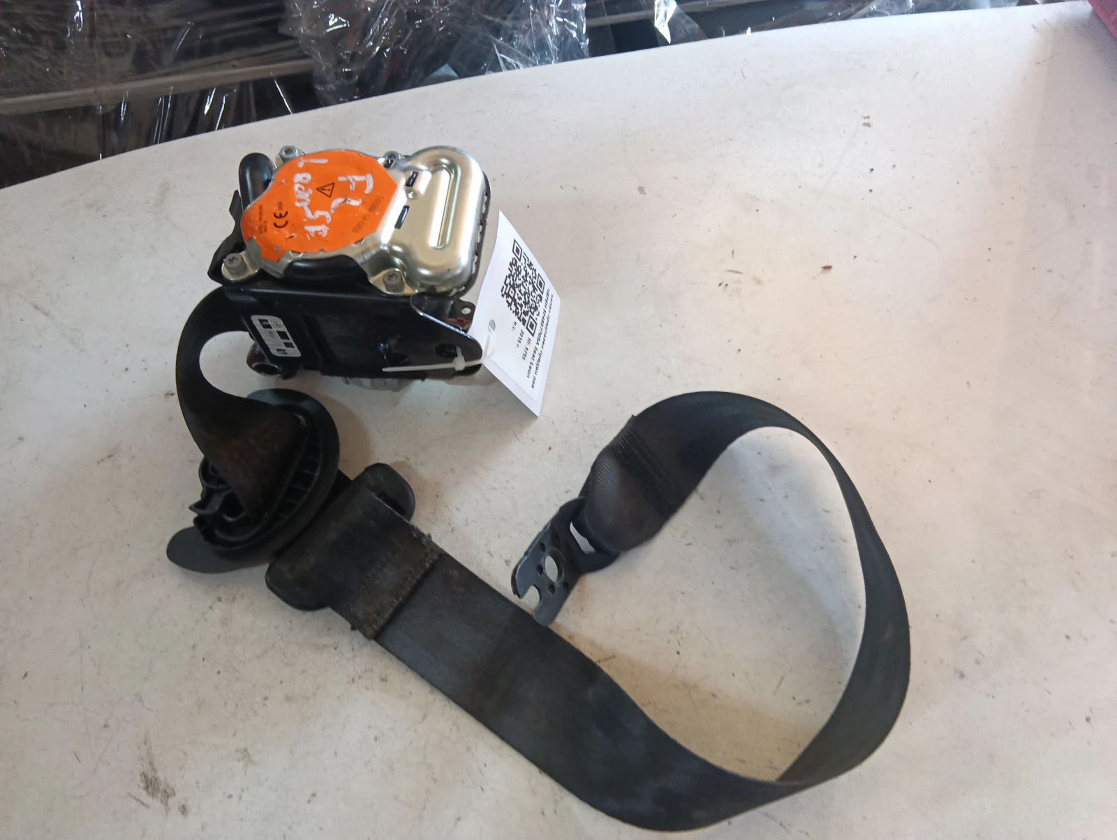 колан предпазен преден ляв ЧЕРЕН 5F4857705A Seat Leon