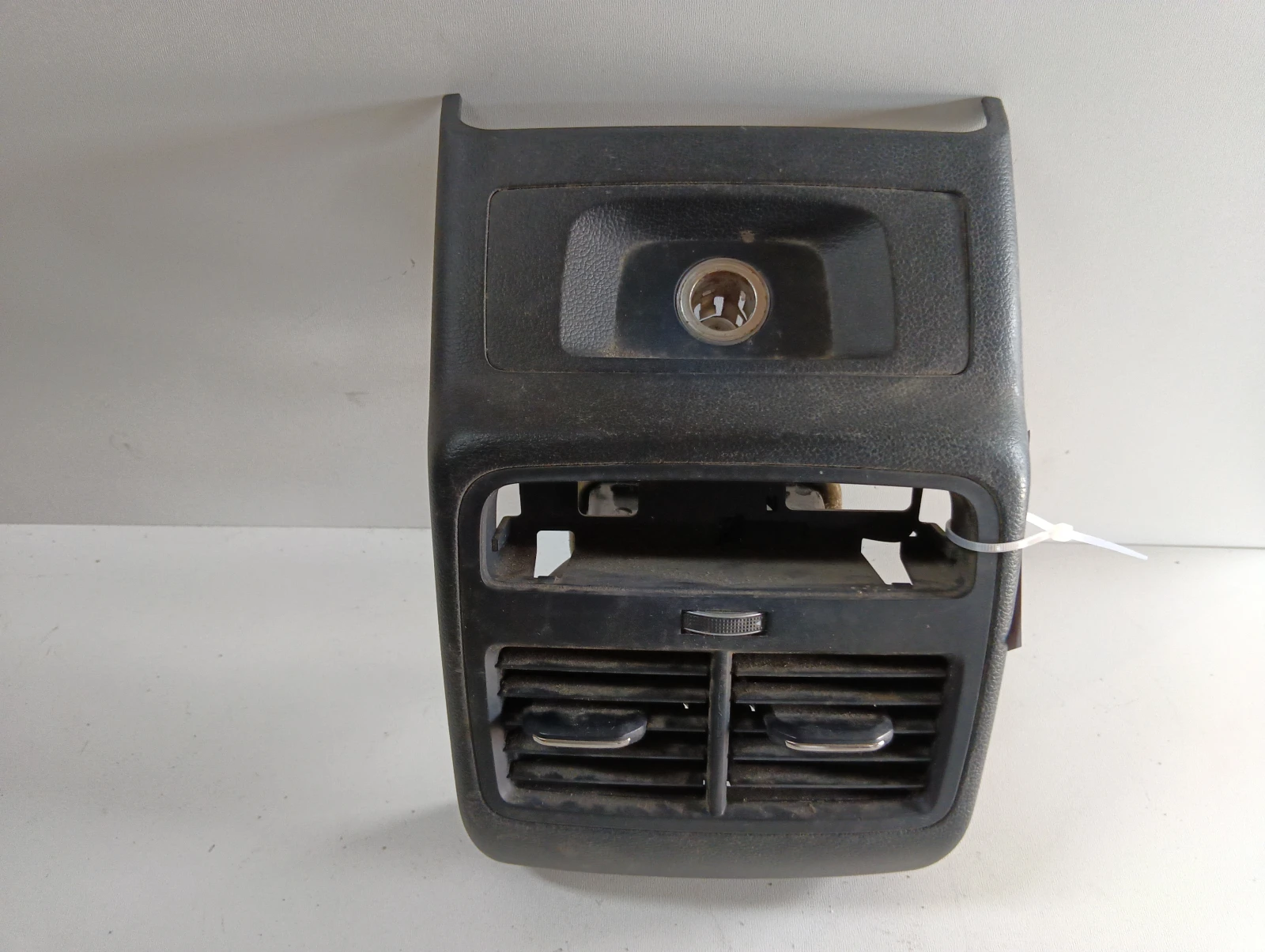 духалка задна 8W0864376 8W0819203 Audi A4
