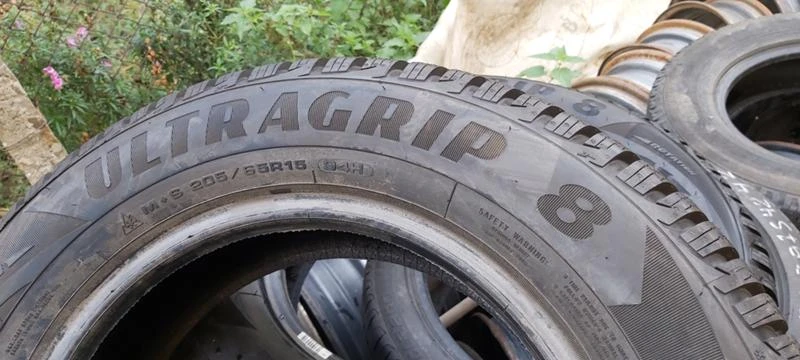 Гуми Зимни 205/65R15, снимка 4 - Гуми и джанти - 30588192