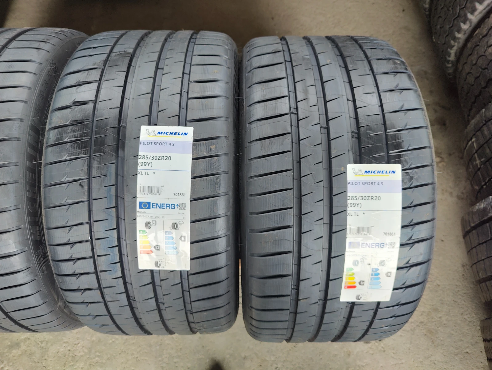 Гуми Летни 285/30R20