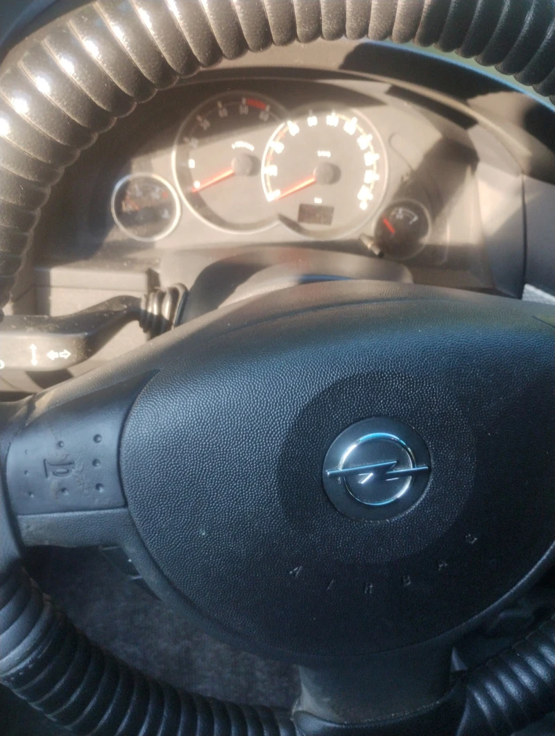 Opel Meriva, снимка 2 - Автомобили и джипове - 46280329