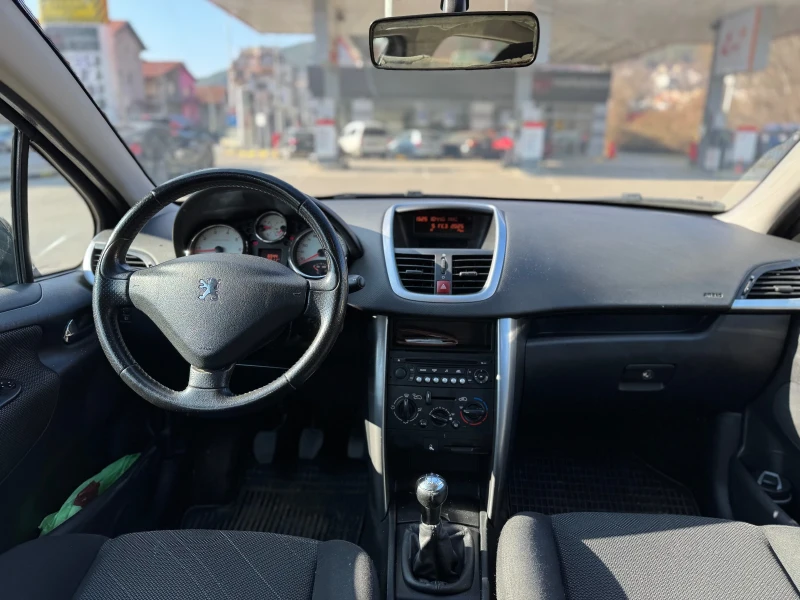 Peugeot 207 1.4i, снимка 11 - Автомобили и джипове - 49025801