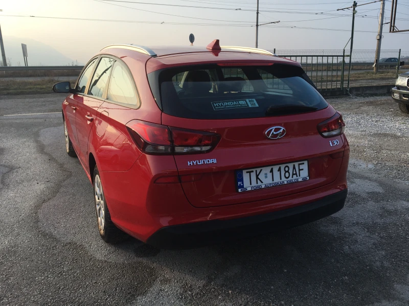 Hyundai I30 1.5i Бензин 109кс, снимка 6 - Автомобили и джипове - 49298829