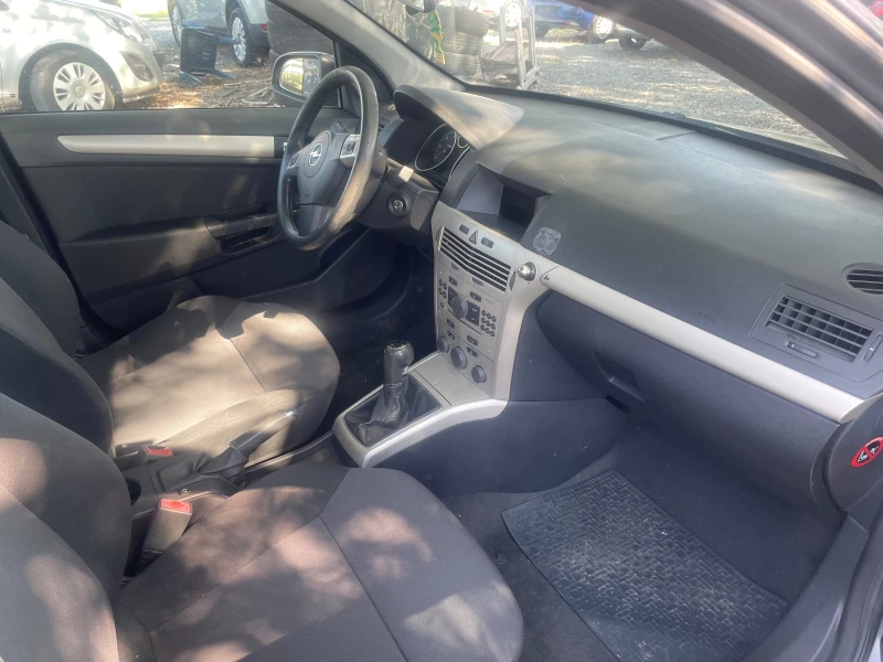 Opel Astra 1.7 cdti, снимка 8 - Автомобили и джипове - 51337162