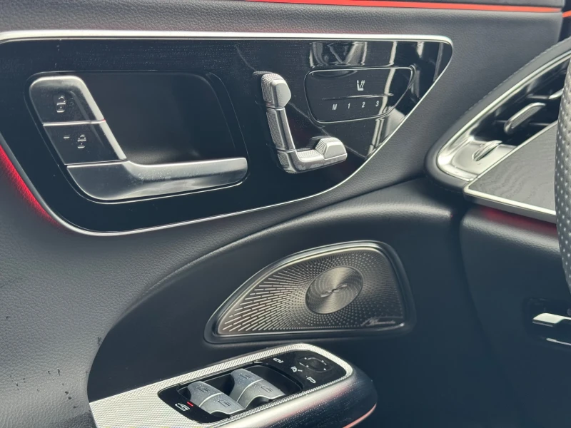 Mercedes-Benz E 300 de* AMG* PLUG IN * BURMESTER* 360* * NIGHT PACK* , снимка 7 - Автомобили и джипове - 52471208