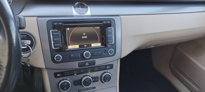 VW Passat B7, снимка 8 - Автомобили и джипове - 53130629