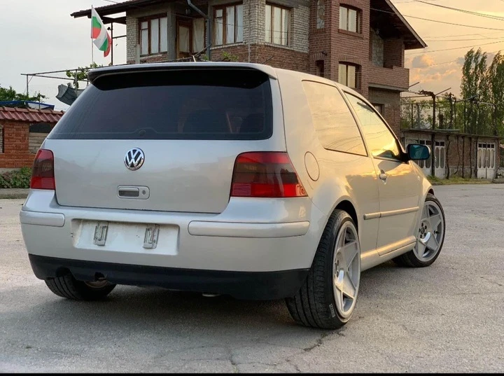 VW Golf, снимка 2 - Автомобили и джипове - 48310853