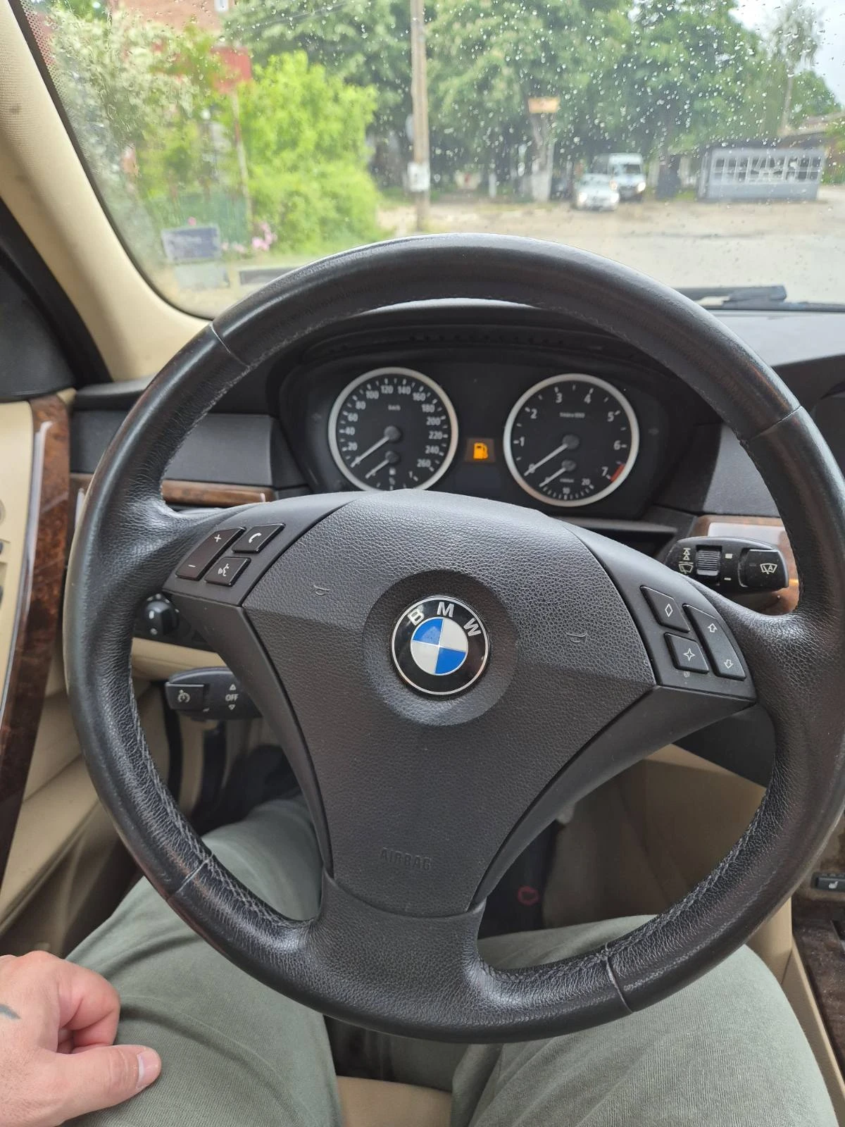 BMW 523 Е60 - изображение 2