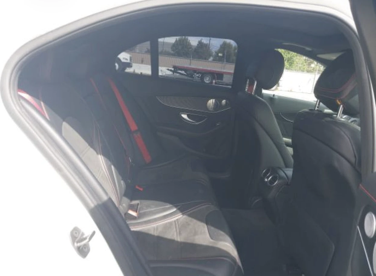 Mercedes-Benz C 43 AMG  - изображение 10